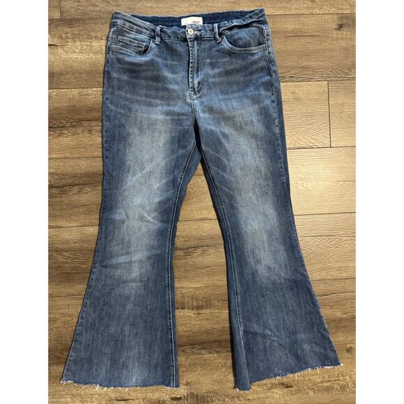 Vervet by Flying Monkey High Rise Flare Frayed Hem Jeans Size 32‎ - Picture 1 of 6